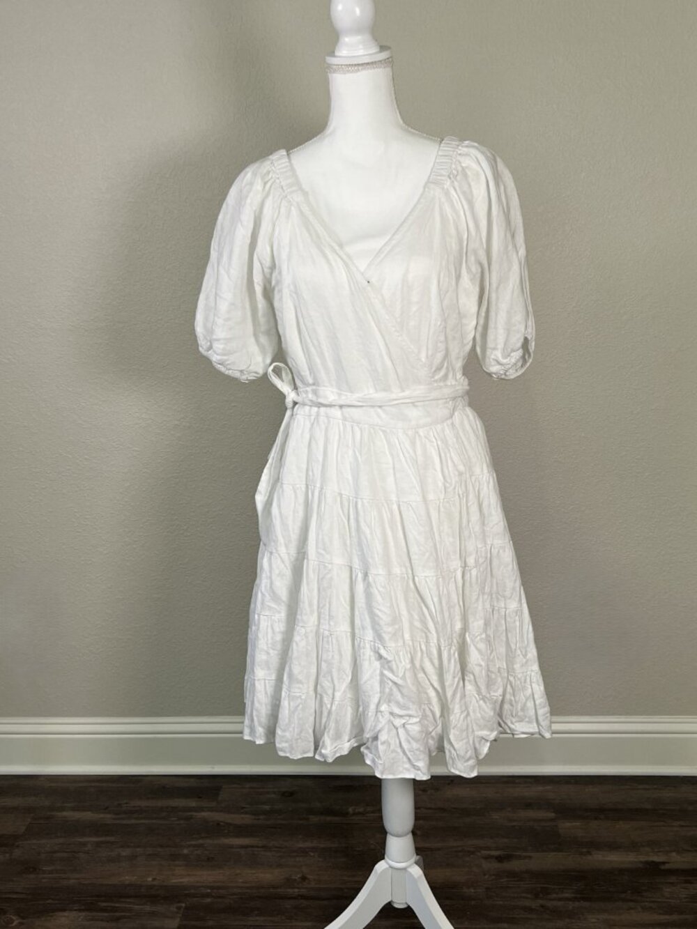 Lilly Pulitzer Iralee Wrap Dress Women’s Sz 12 White Linen Ruffle Tiered Short - Picture 2 of 11